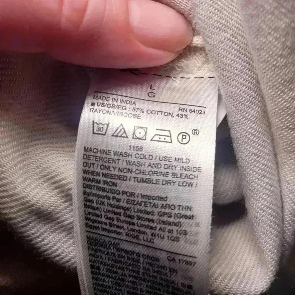 Gap Pearl button down long sleeve size large. NWT - image 7